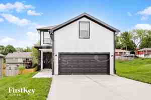 featured image of 5015 N Wheeling Ave