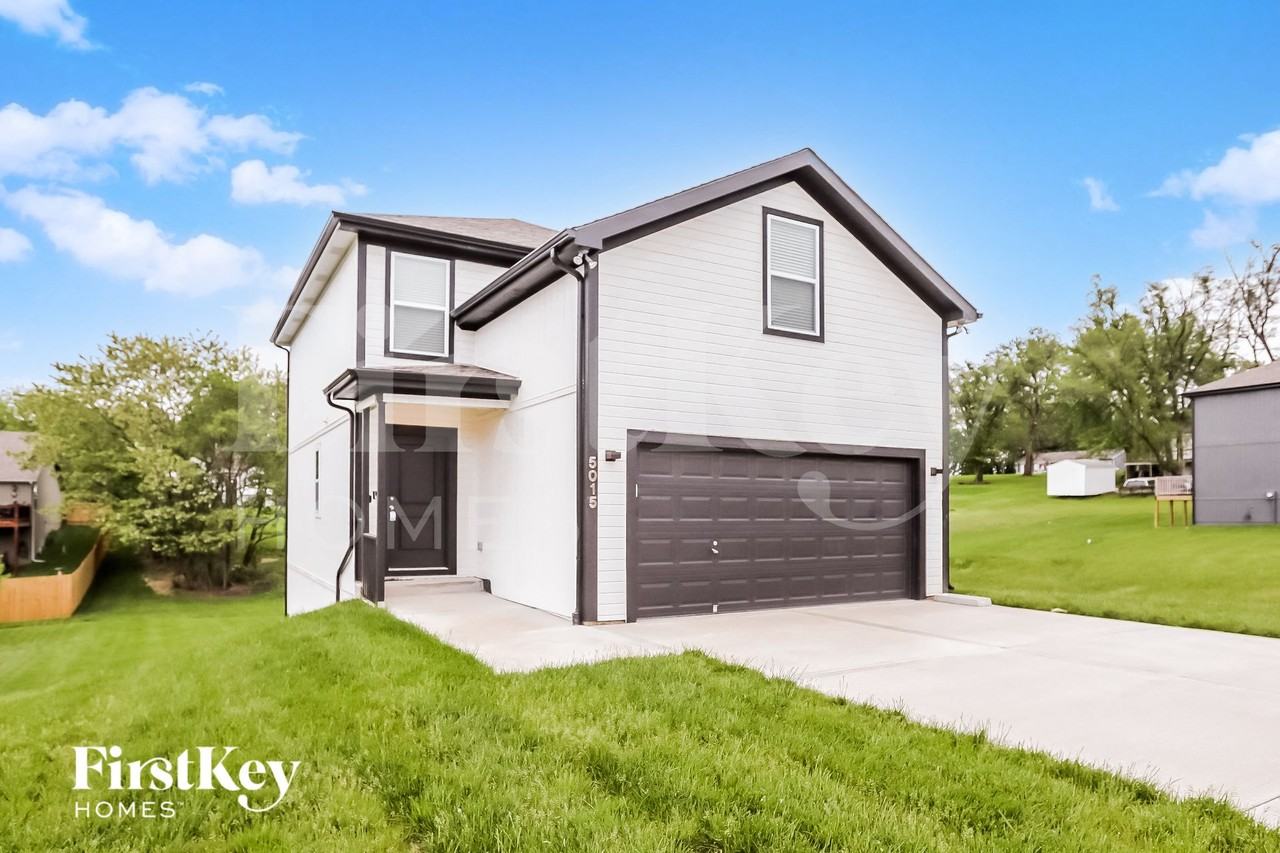 5015 N Wheeling Ave - Photo 2 of 15