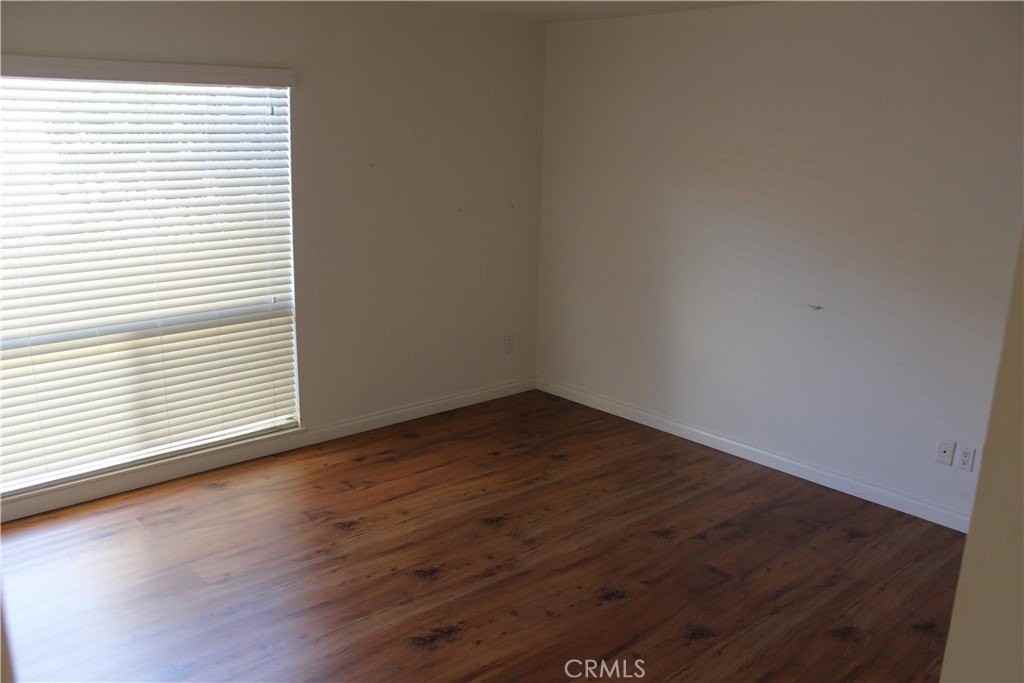 31066 Flying Cloud Dr - Photo 7 of 10