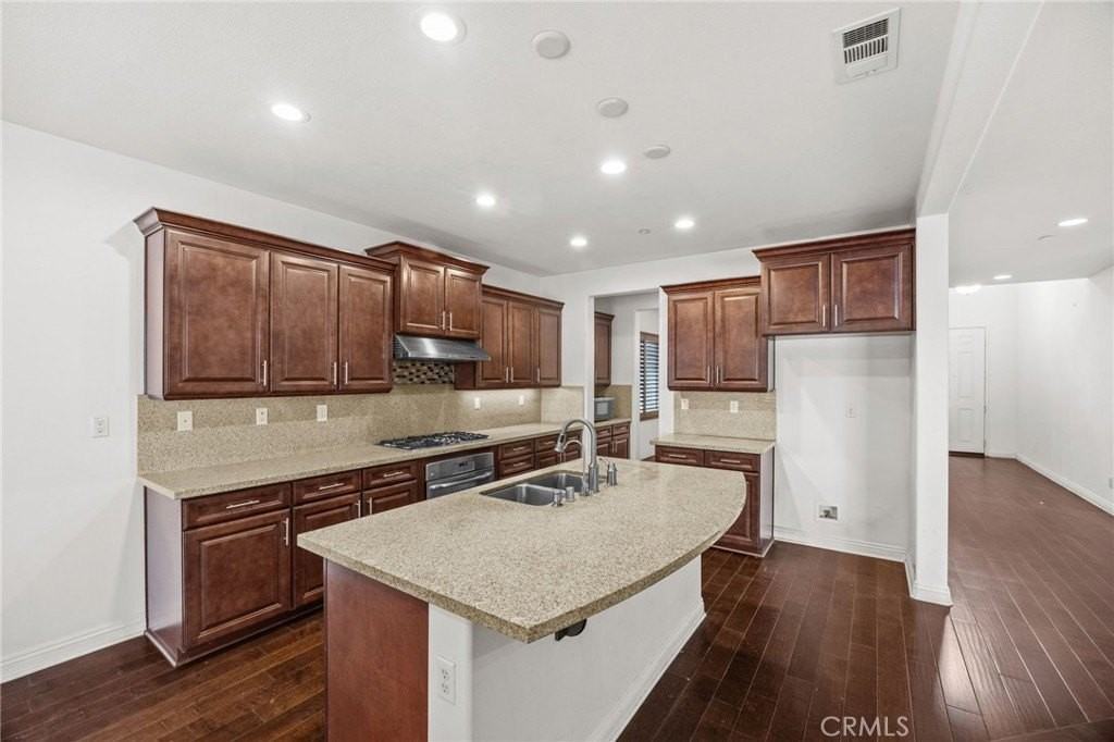 6894 Tourmaline Dr - Photo 5 of 25