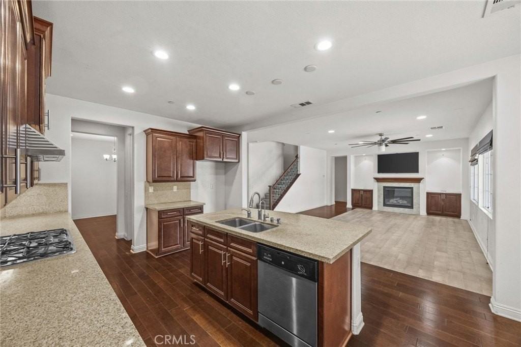 6894 Tourmaline Dr - Photo 6 of 25