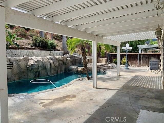 558 Rembrandt Dr - Photo 7 of 50