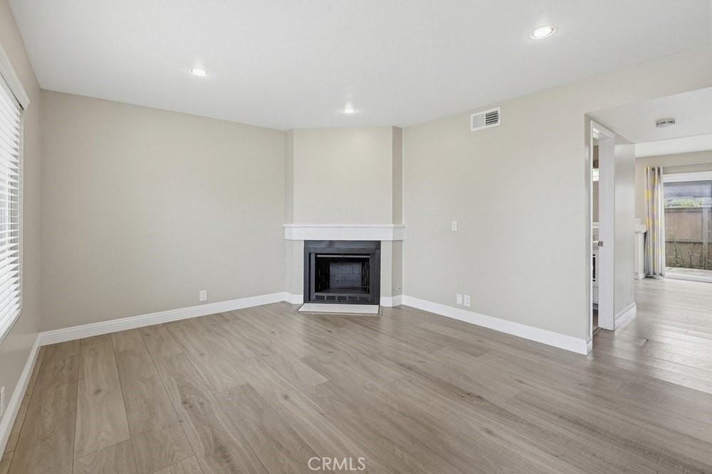 31 Briarwood - Photo 3 of 24