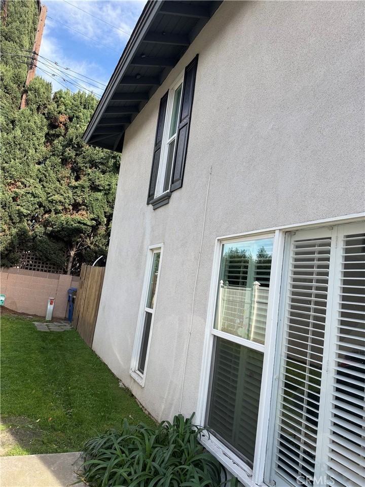 10403 Stratton Ct - Photo 2 of 22