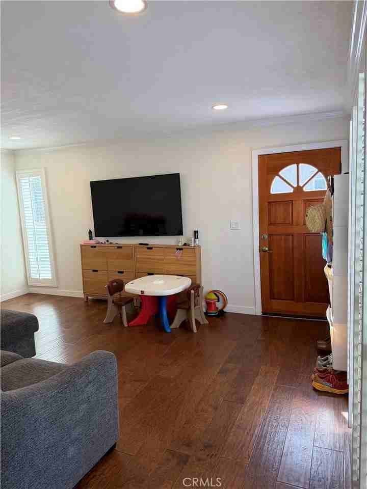 10403 Stratton Ct - Photo 3 of 22