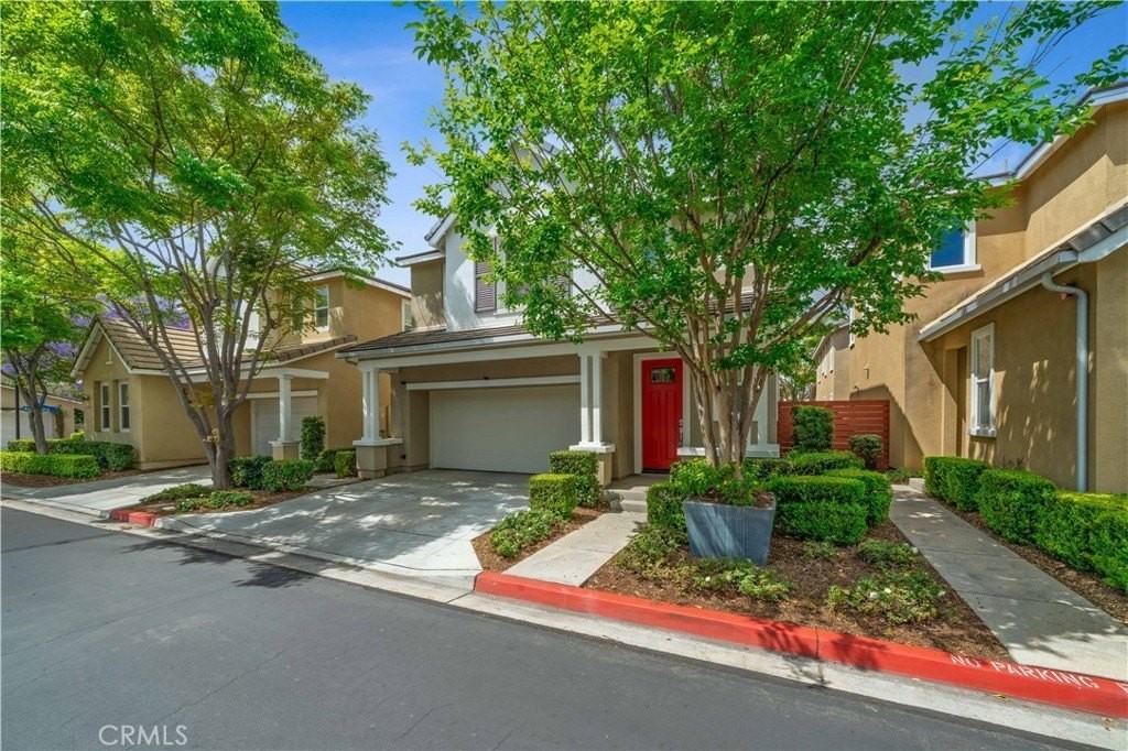 425 Colony Dr - Photo 3 of 29