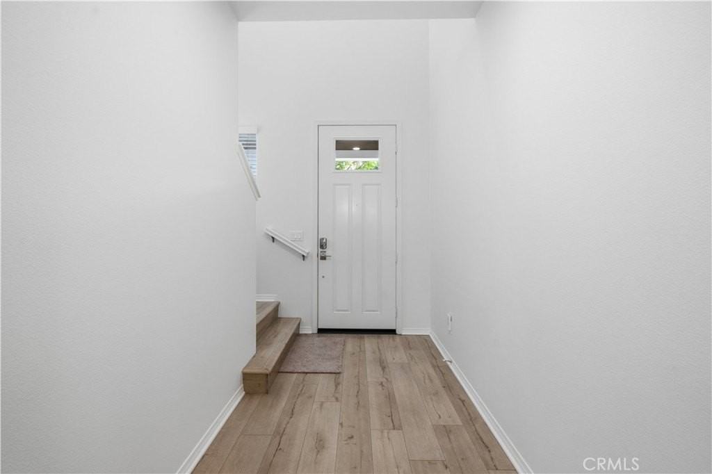 425 Colony Dr - Photo 4 of 29