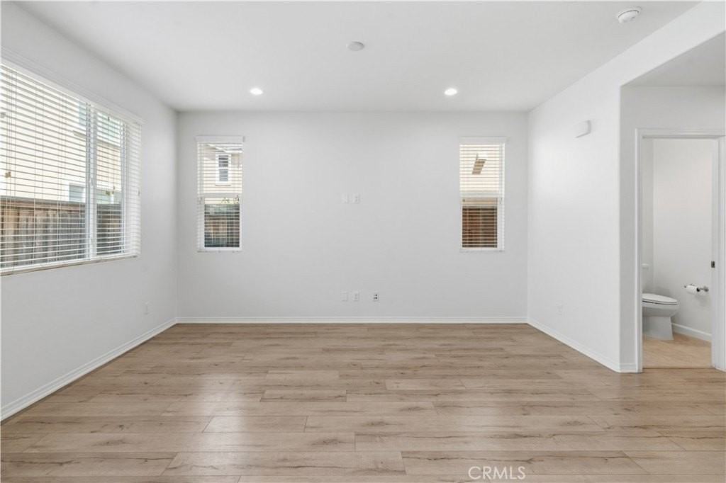 425 Colony Dr - Photo 7 of 29