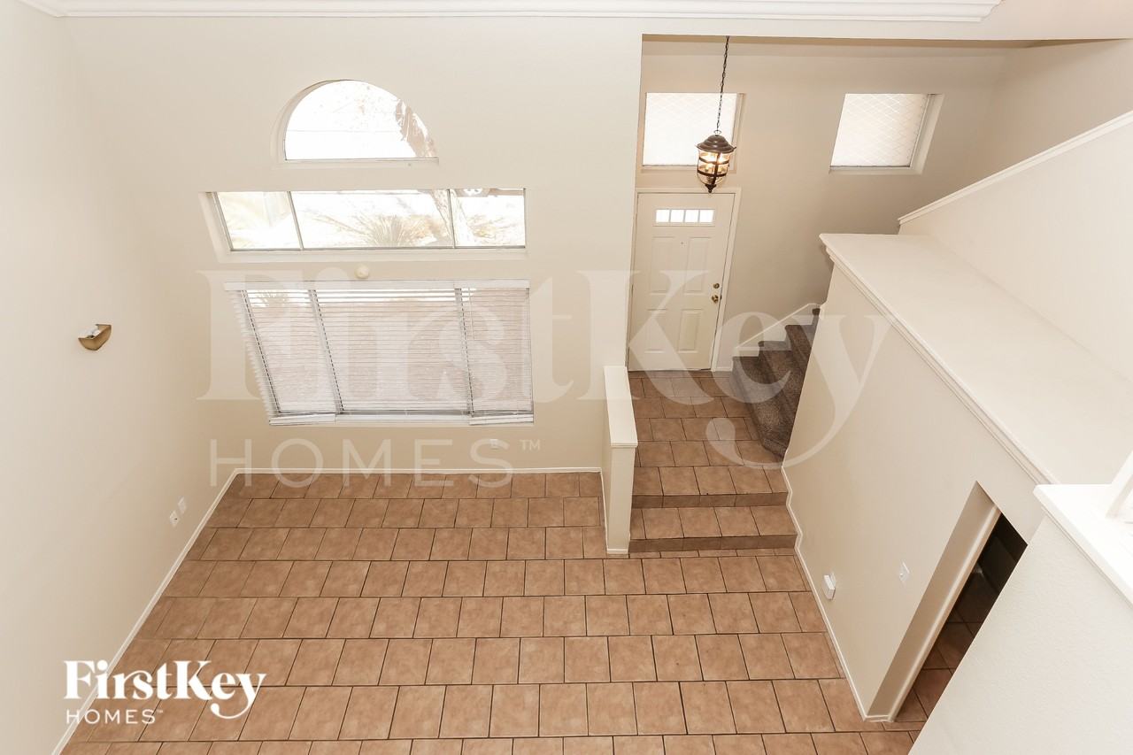 1673 Black Hills Way - Photo 2 of 15