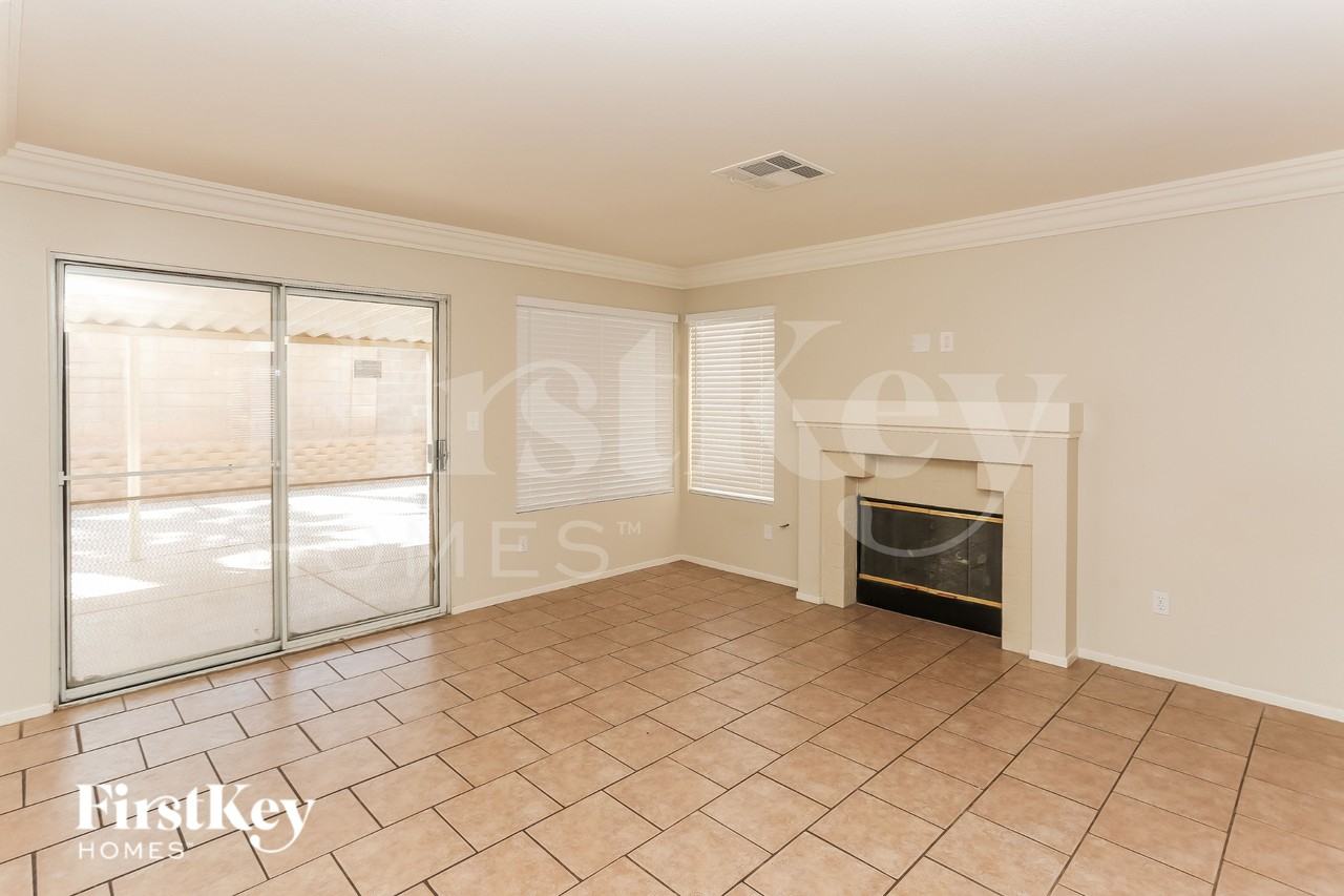 1673 Black Hills Way - Photo 6 of 15