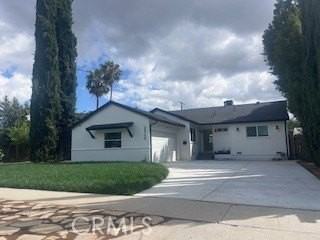 20754 Vose St - Photo 4 of 34