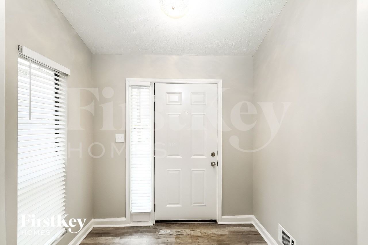 855 Lost Creek Cir - Photo 2 of 15