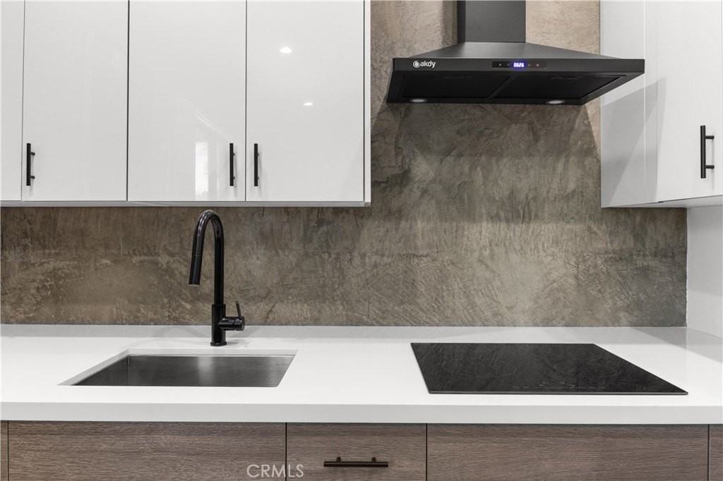 2211 Hyperion 1/2 - Photo 5 of 17