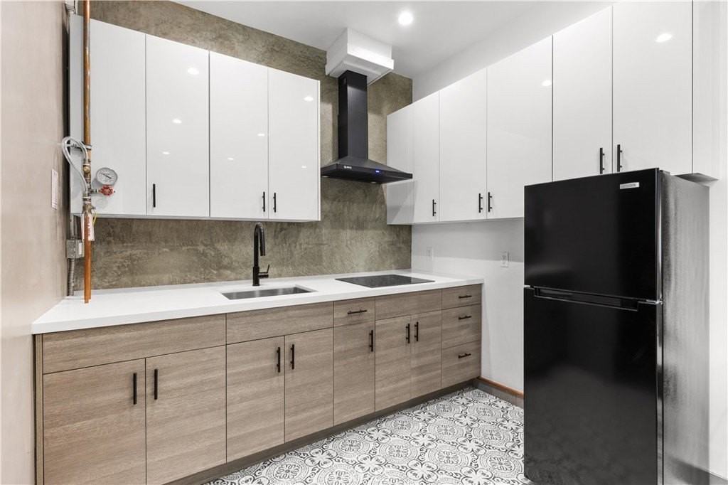 2211 Hyperion 1/2 - Photo 6 of 17