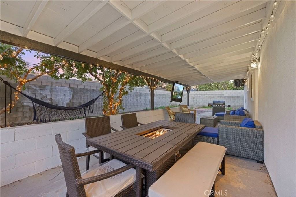 467 Susan Ave - Photo 3 of 47