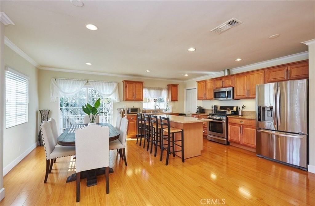 17827 Burbank Blvd - Photo 7 of 33