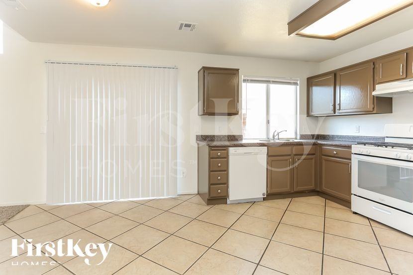 6114 Flowering Plum Ave - Photo 4 of 16