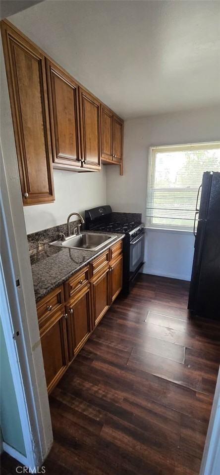 1228 Berkeley St #8 - Photo 4 of 6