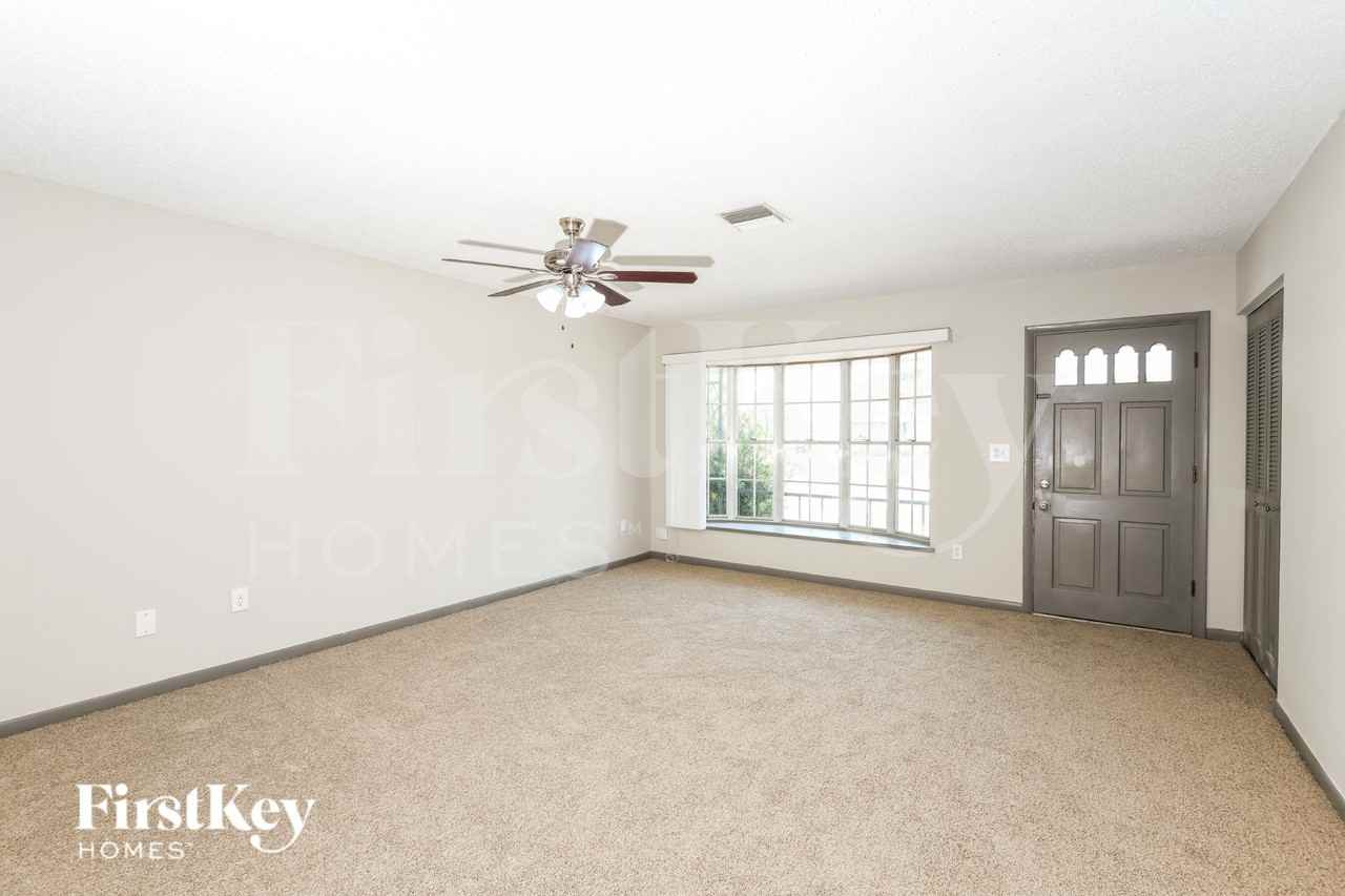 772 Cadez St Ne - Photo 2 of 16