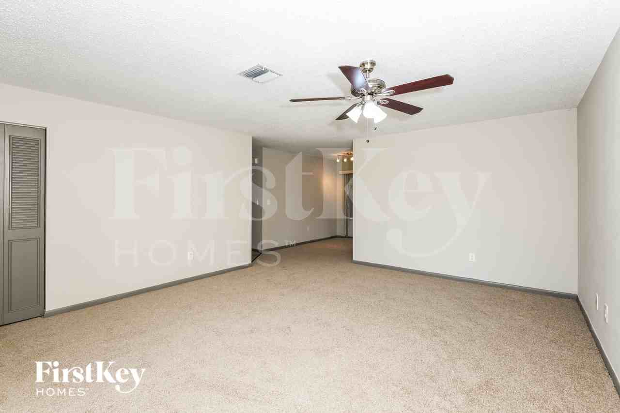 772 Cadez St Ne - Photo 3 of 16