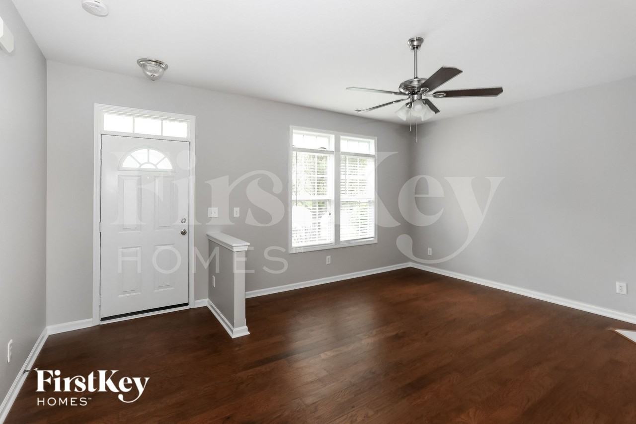 11253 Heritage Green Dr - Photo 4 of 15