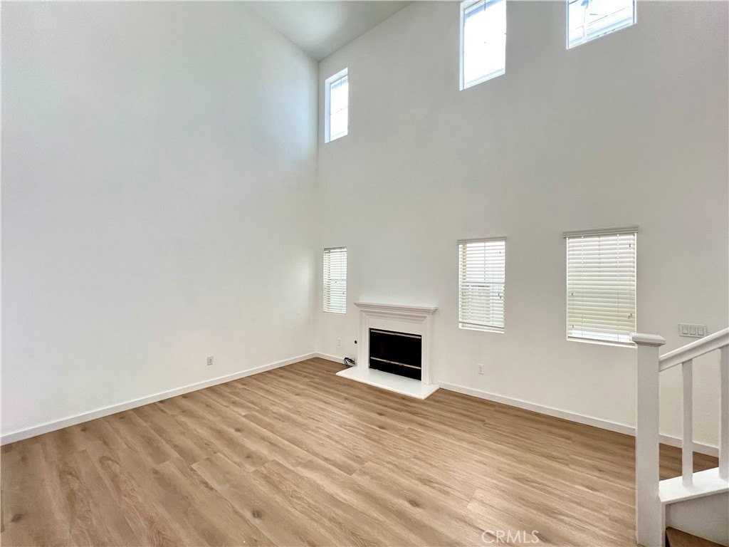 12930 Canary Ct - Photo 2 of 31