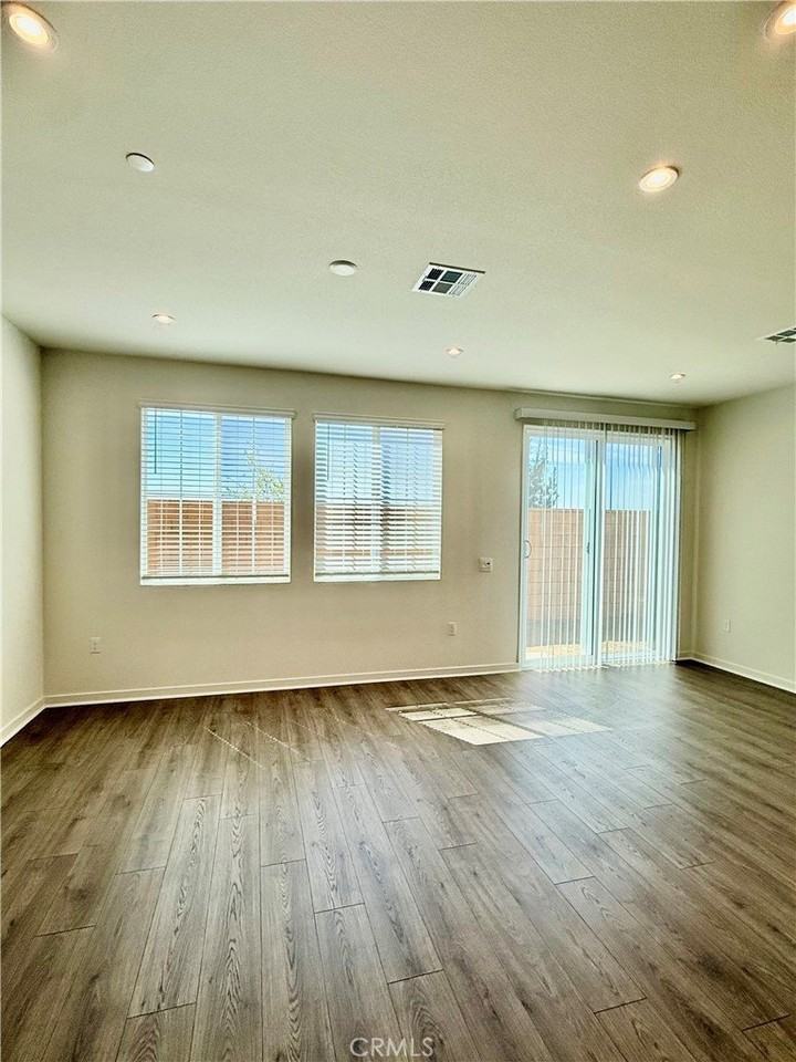 16055 Montenegro Ln - Photo 4 of 17