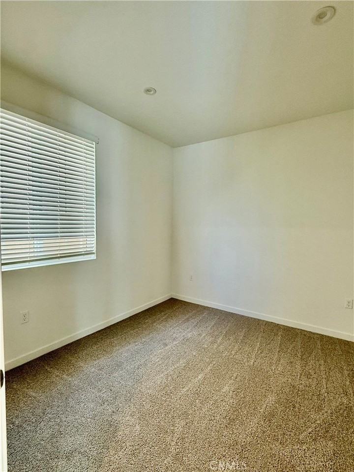 16055 Montenegro Ln - Photo 7 of 17