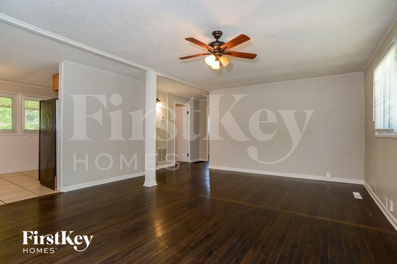 900 Ne 62nd St - Photo 4 of 15