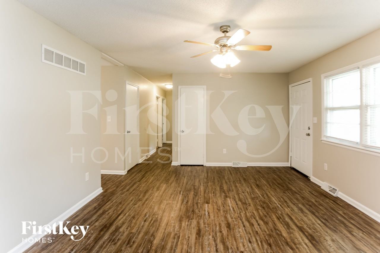 815 Rowell St - Photo 4 of 15