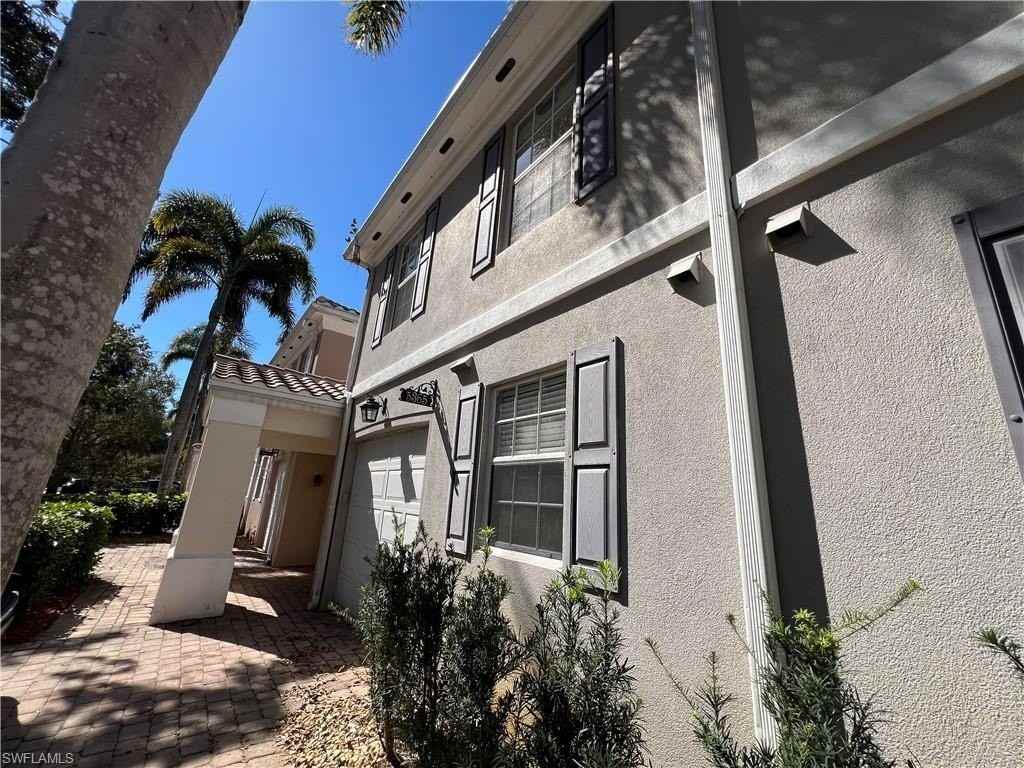 5365 Cove Cir #125 - Photo 4 of 36