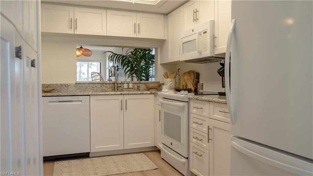 265 Deerwood Cir #10 - Photo 3 of 38