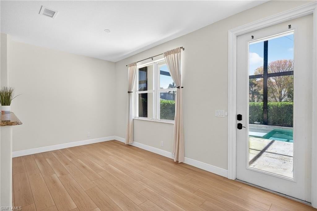 9734 Silvercreek Ct - Photo 6 of 41