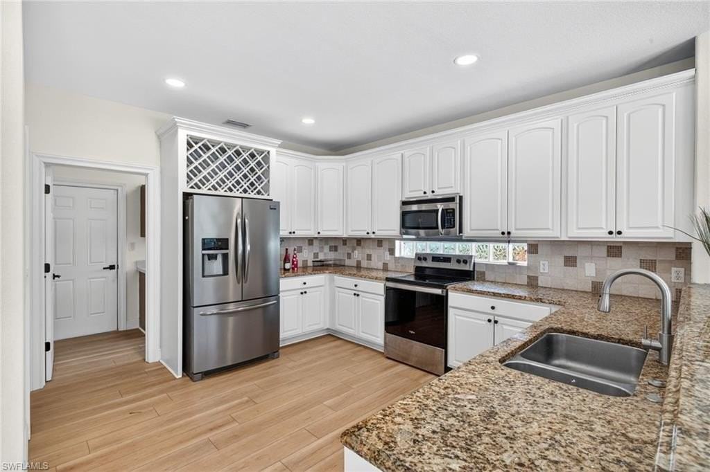 9734 Silvercreek Ct - Photo 7 of 41