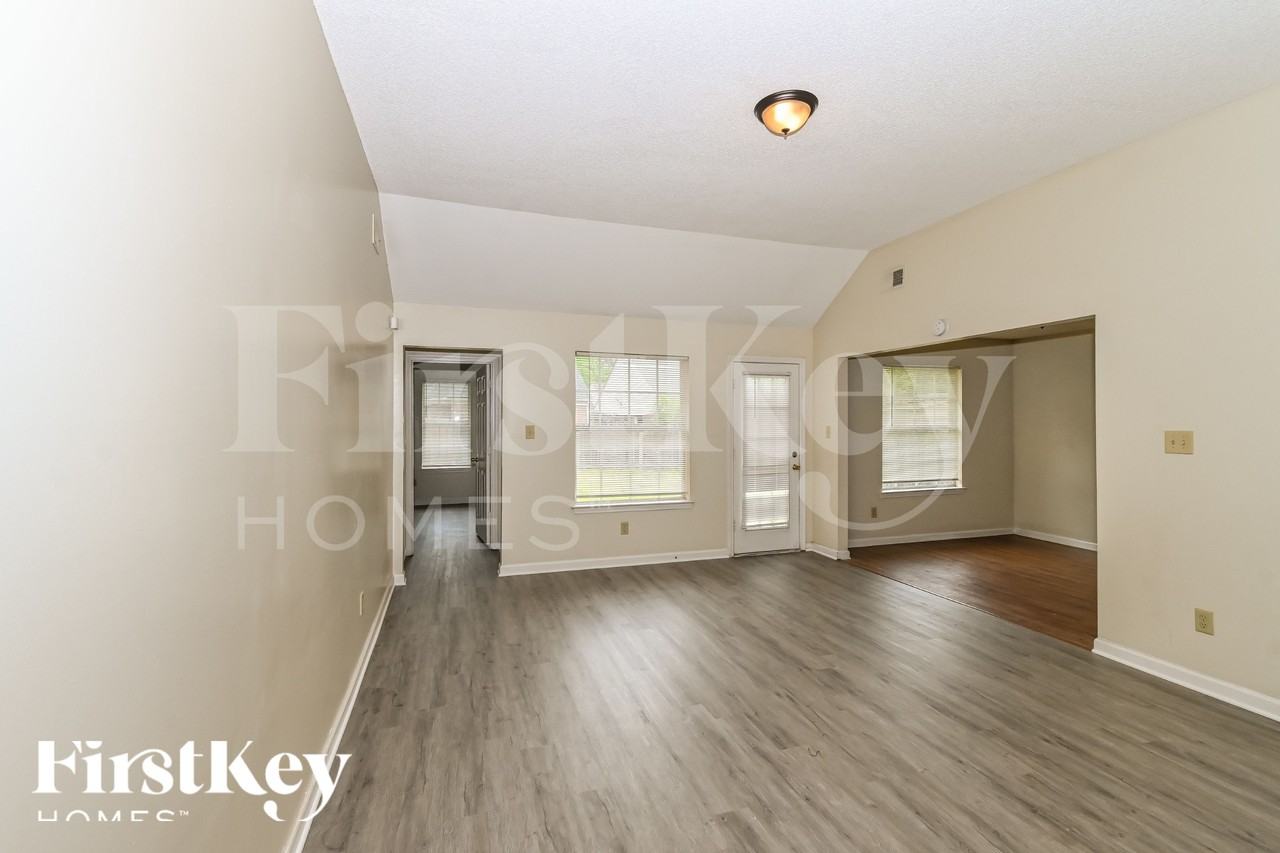 7000 Beringer Dr S - Photo 4 of 17