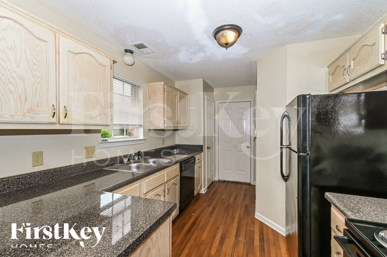 7000 Beringer Dr S - Photo 6 of 17