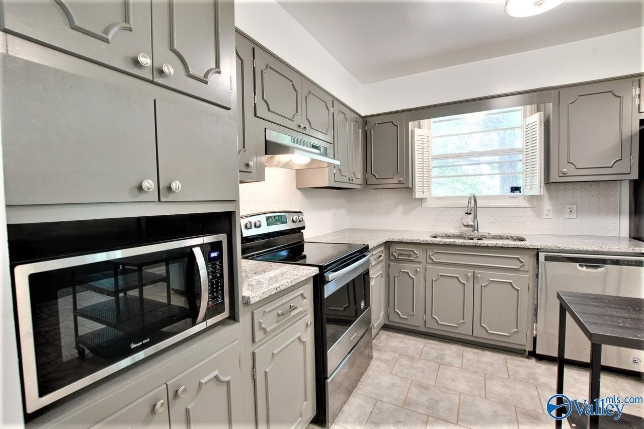 5630 Woodridge St Sw - Photo 7 of 25