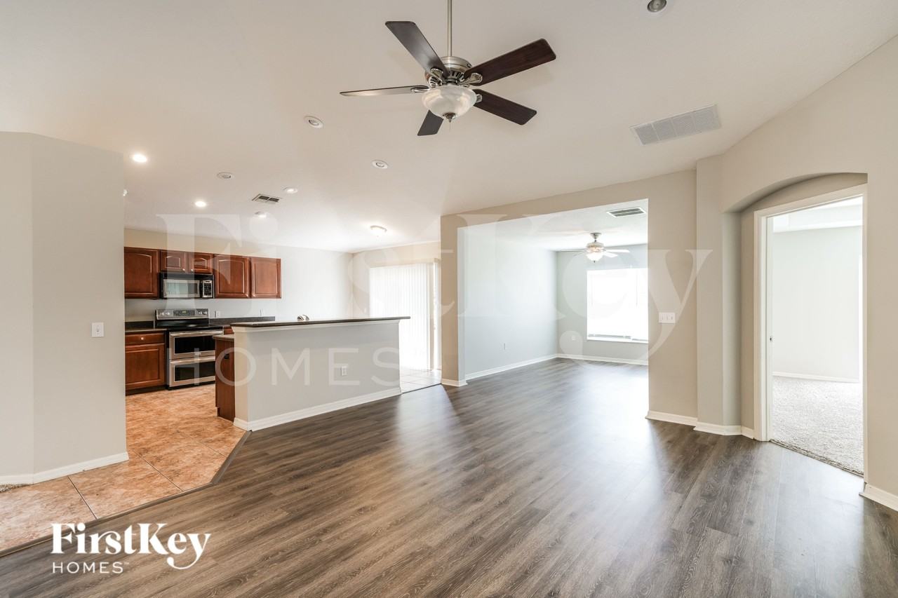 6810 Eagle Ridge Loop - Photo 4 of 16