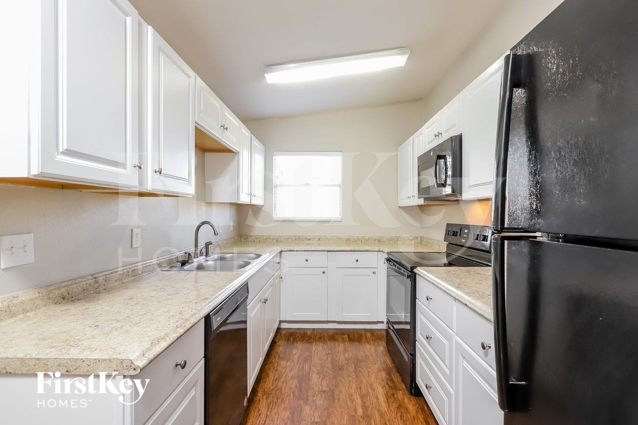 6127 Bright Valley Dr - Photo 6 of 15