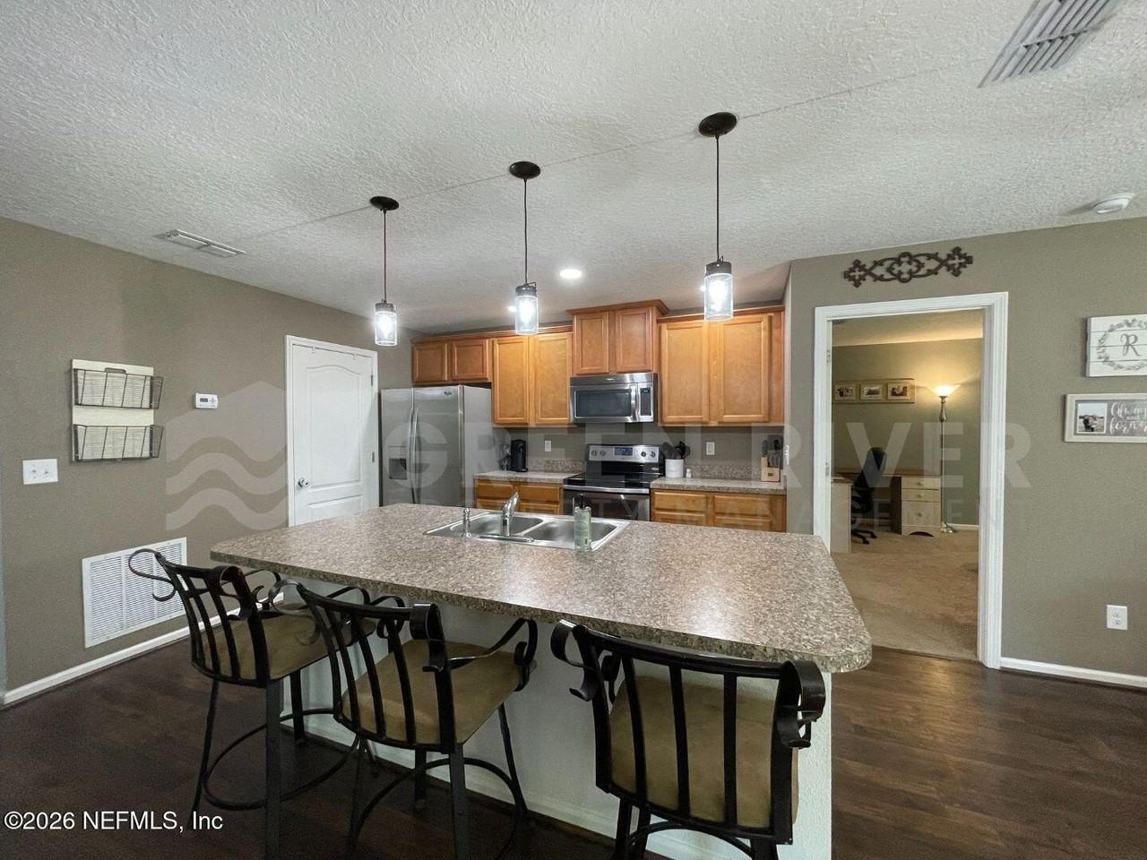 15366 Bareback Dr - Photo 4 of 25