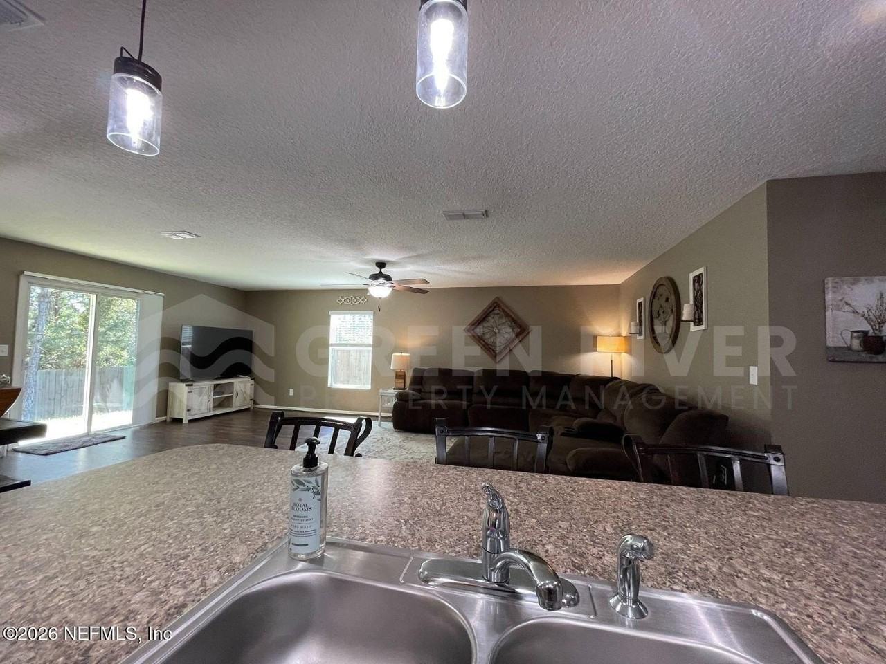 15366 Bareback Dr - Photo 6 of 25