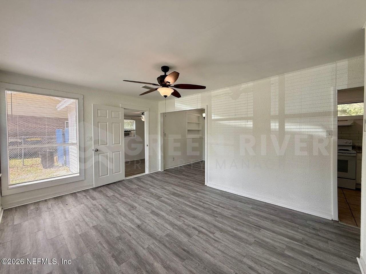 4623 Suffolk Ave - Photo 6 of 31