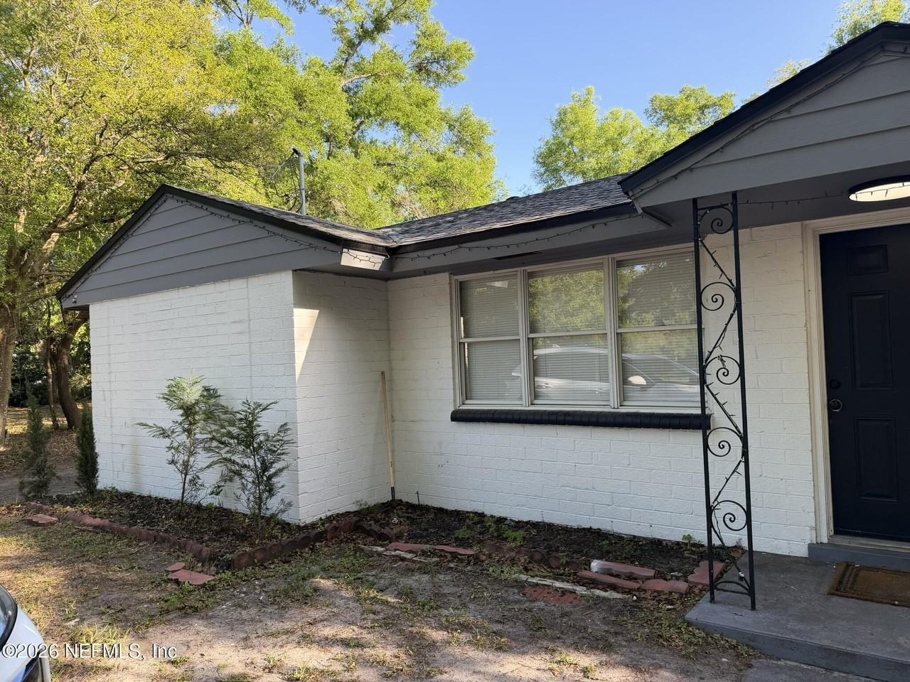 85064 Radio Ave - Photo 2 of 27