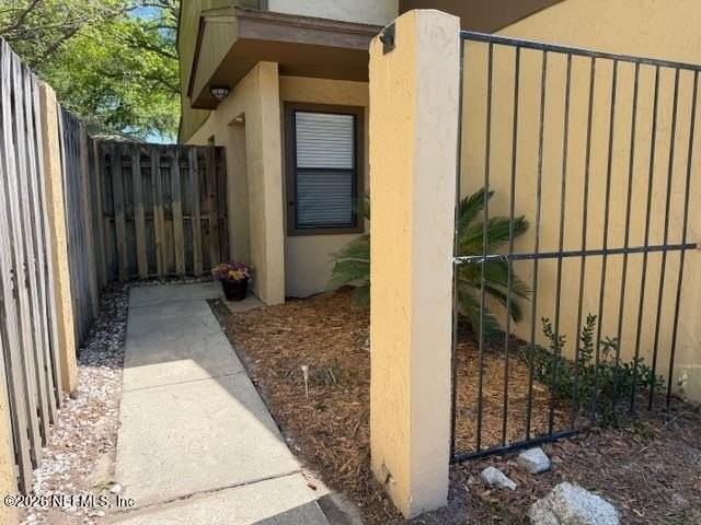 5627 Pinebay Cir S - Photo 3 of 24