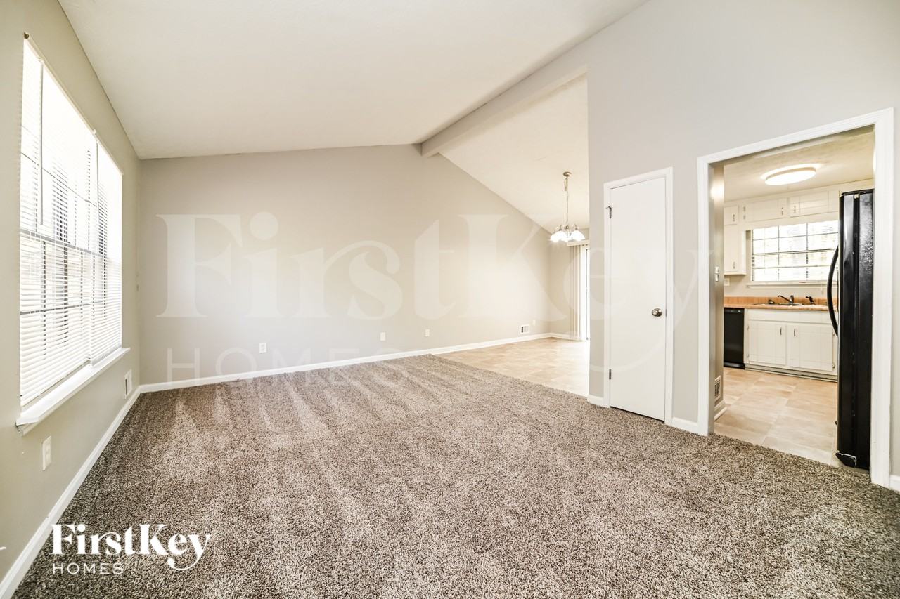 5516 Liberty Rd - Photo 3 of 15