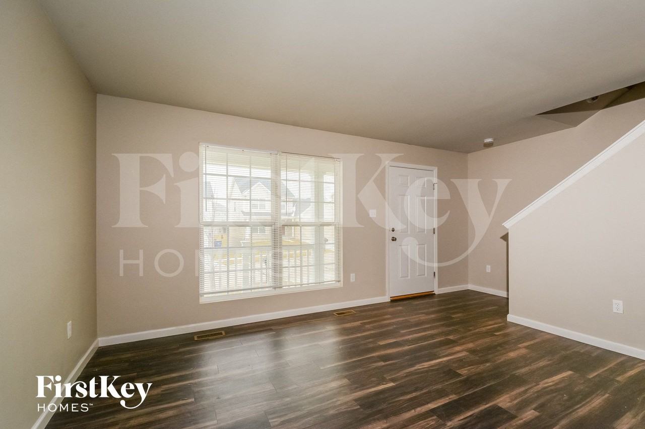 5454 Misty Crossing Ct - Photo 3 of 15