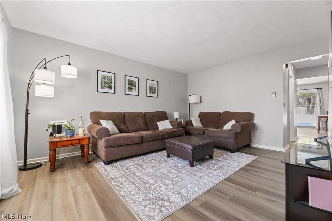 12447 Cleveland Ave Nw - Photo 5 of 49