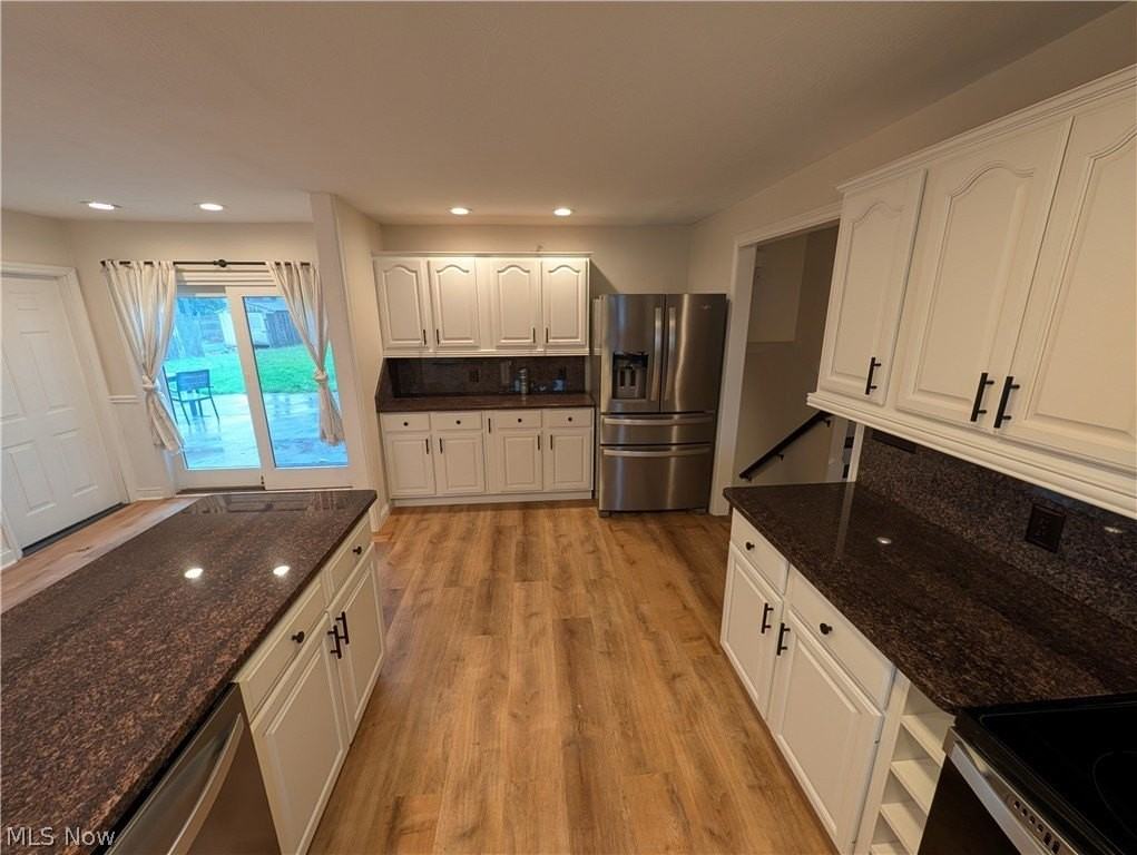 8645 Courtland Dr - Photo 3 of 16