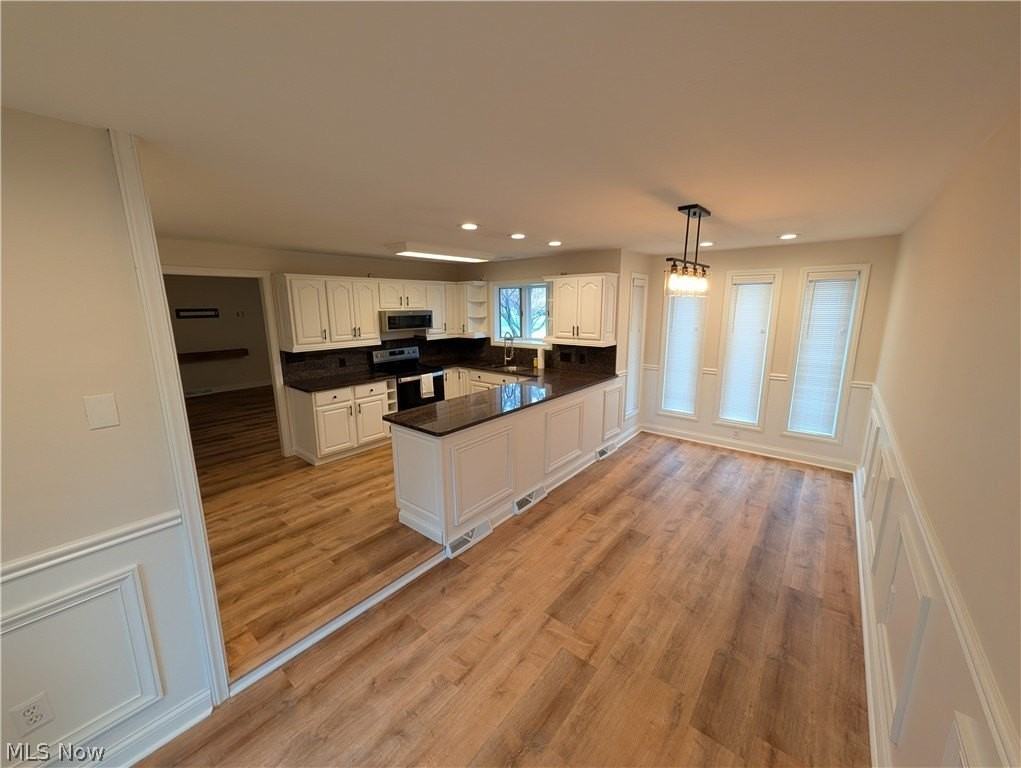 8645 Courtland Dr - Photo 4 of 16