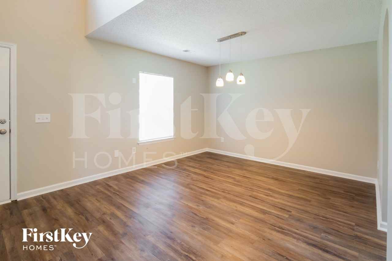 528 Beverly Dr - Photo 6 of 15